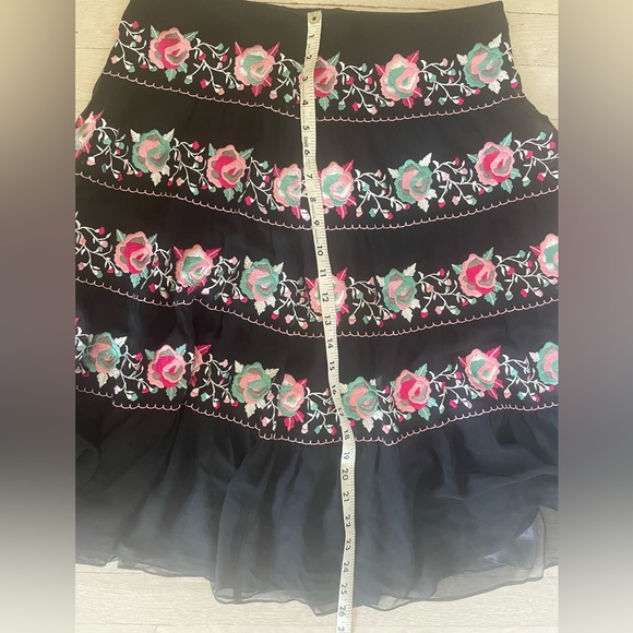 Laundry by Shelli Segal skirt - Picture 9 of 9